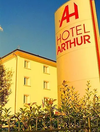 Отель Arthur